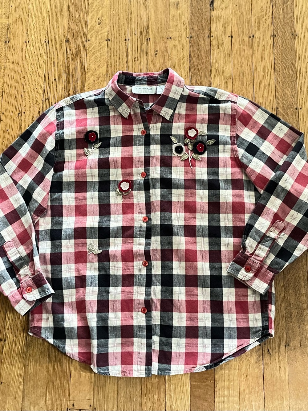 Lemon Grass Embroidered Plaid Button-Down Shirt - Red/Black/White